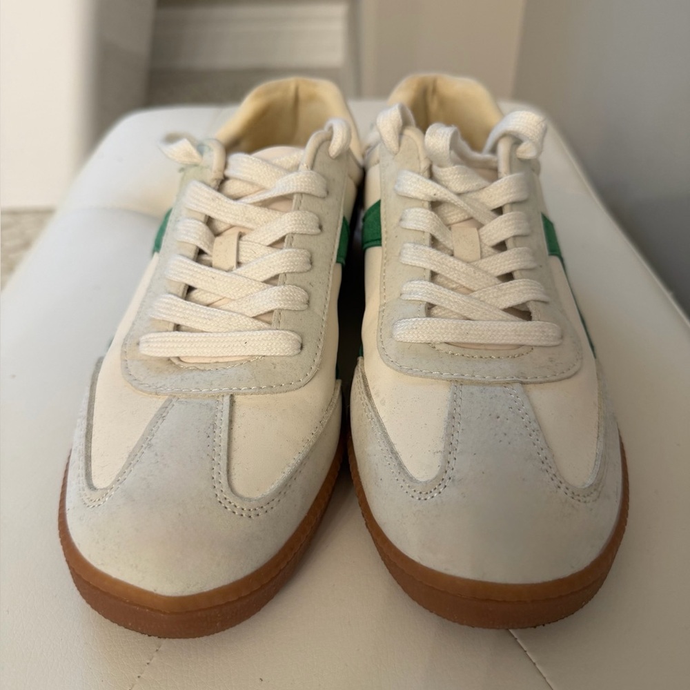 Throwback sneakers - Picture 2 of 4